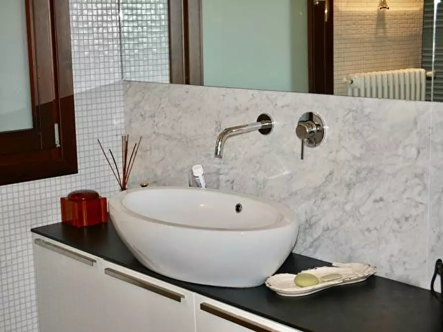 Immagine 21 di Appartamento in vendita  in Via Tommaso Pertica a Finale Ligure