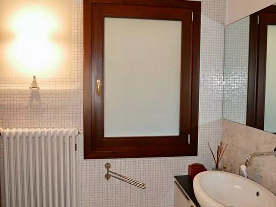 Immagine 25 di Appartamento in vendita  in Via Tommaso Pertica a Finale Ligure