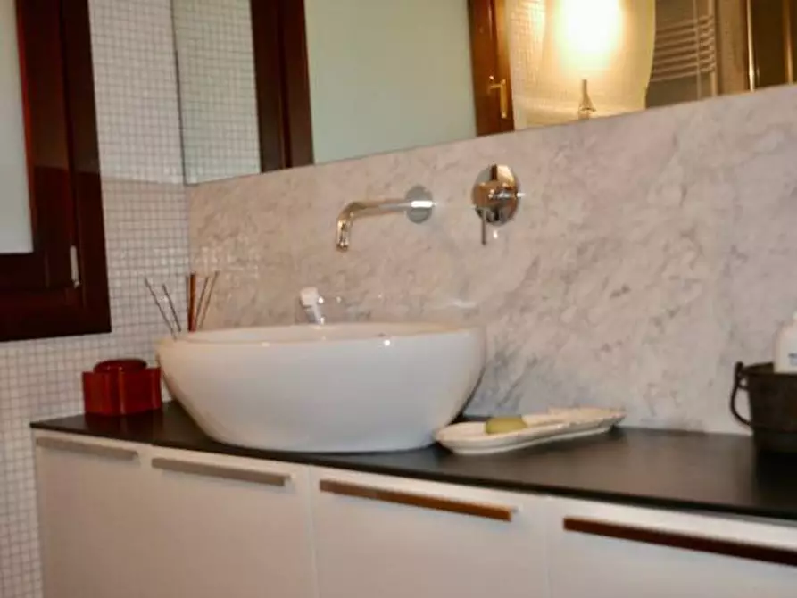 Immagine 26 di Appartamento in vendita  in Via Tommaso Pertica a Finale Ligure