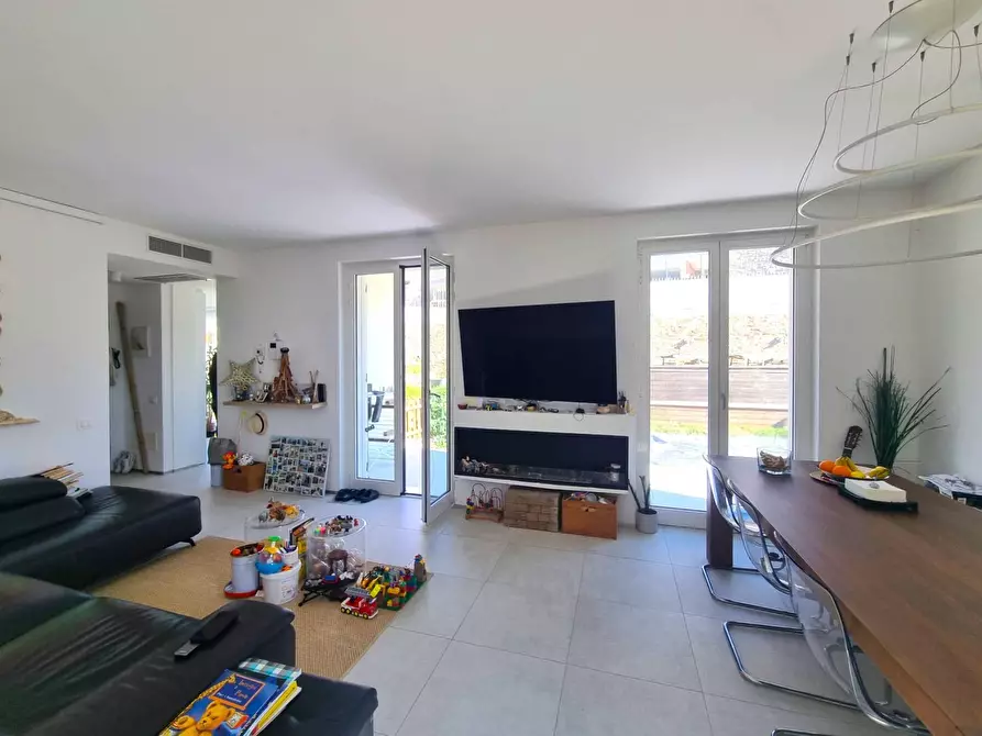 Immagine 1 di Appartamento in vendita  in Via Brunenghi a Finale Ligure