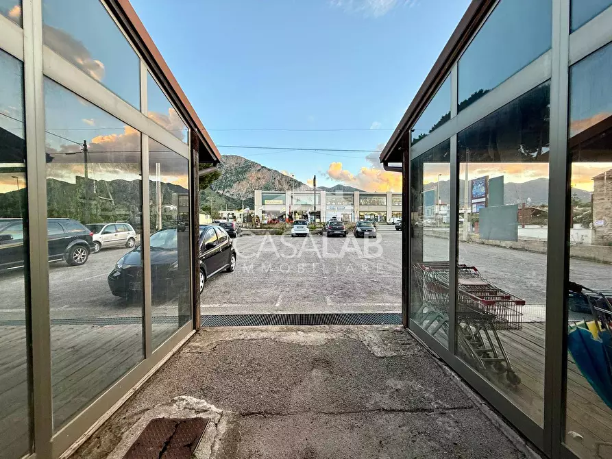 Immagine 13 di Attività commerciale in affitto  in strada statale 113 183 a Carini