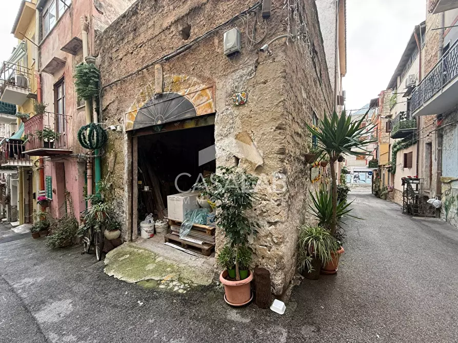 Immagine 6 di Magazzino in vendita  in via trionfo 1 a Carini