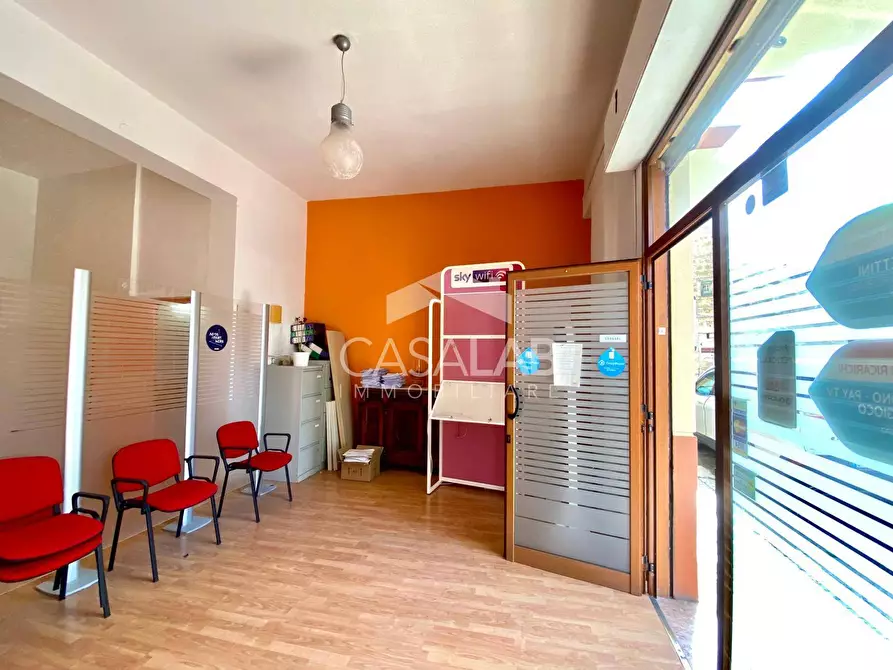 Immagine 2 di Locale commerciale in vendita  in Via Umbria 16 a Carini