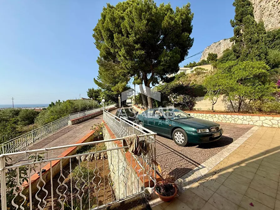 Immagine 2 di Villa in vendita  in Via Sotto Colubrino a Carini