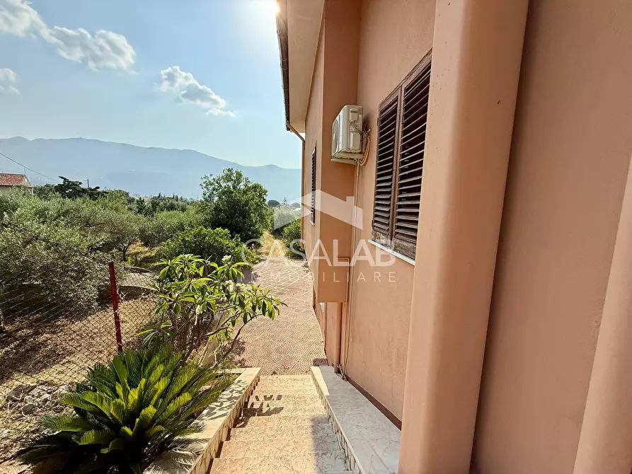 Immagine 3 di Villa in vendita  in Via Sotto Colubrino a Carini