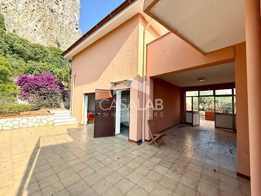 Immagine 23 di Villa in vendita  in Via Sotto Colubrino a Carini