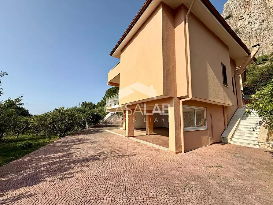 Immagine 20 di Villa in vendita  in Via Sotto Colubrino a Carini