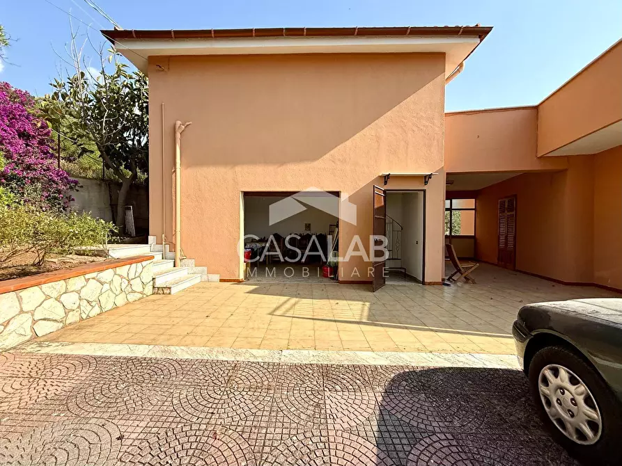 Immagine 24 di Villa in vendita  in Via Sotto Colubrino a Carini