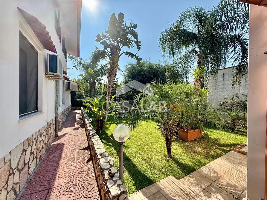 Immagine 27 di Villa in vendita  in Via Fondo Crocco 43 a Carini