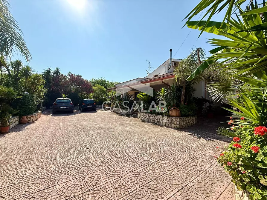 Immagine 33 di Villa in vendita  in Via Fondo Crocco 43 a Carini