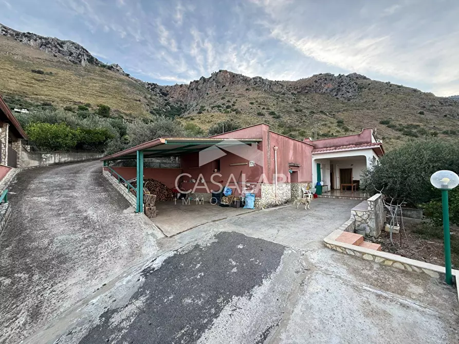 Immagine 1 di Villa in vendita  in Via Egitto 59 a Carini