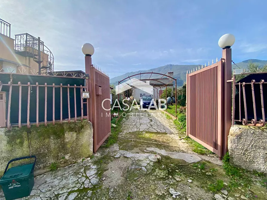 Immagine 2 di Villa in vendita  in via lampedusa 89 a Carini