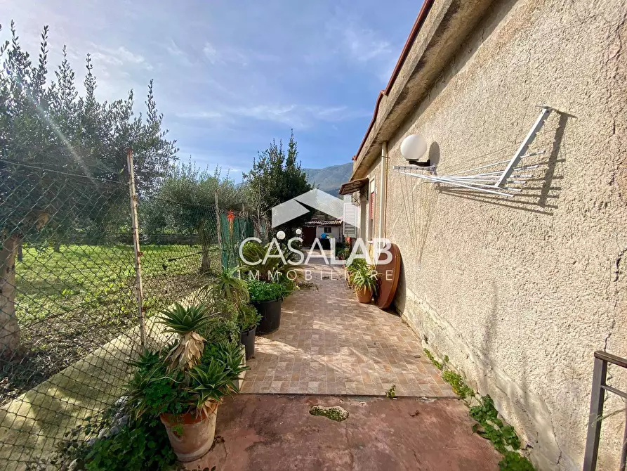 Immagine 5 di Villa in vendita  in via lampedusa 89 a Carini