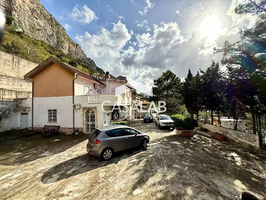 Immagine 29 di Villa in vendita  in via don luigi sturzo 193 a Carini