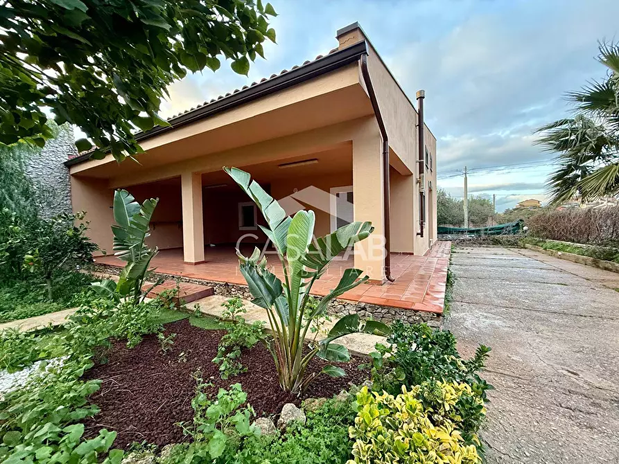 Immagine 1 di Villa in affitto  in via romania 24 a Carini