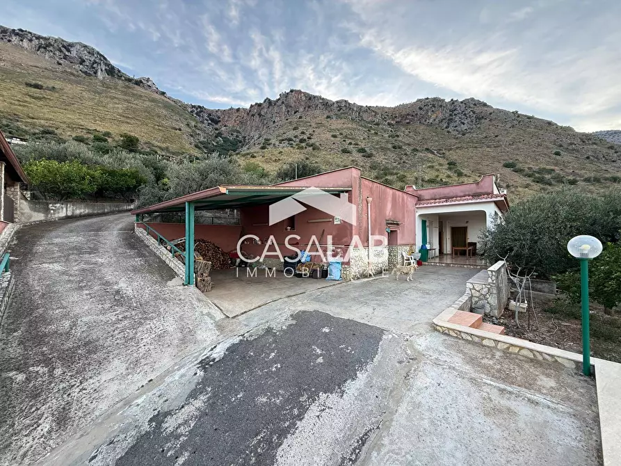 Immagine 1 di Villa in vendita  in via egitto 59 a Carini