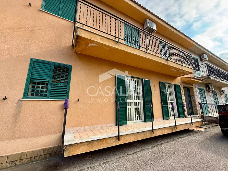 Immagine 1 di Appartamento in vendita  in Via Domenico Lo Faso 7 a Palermo