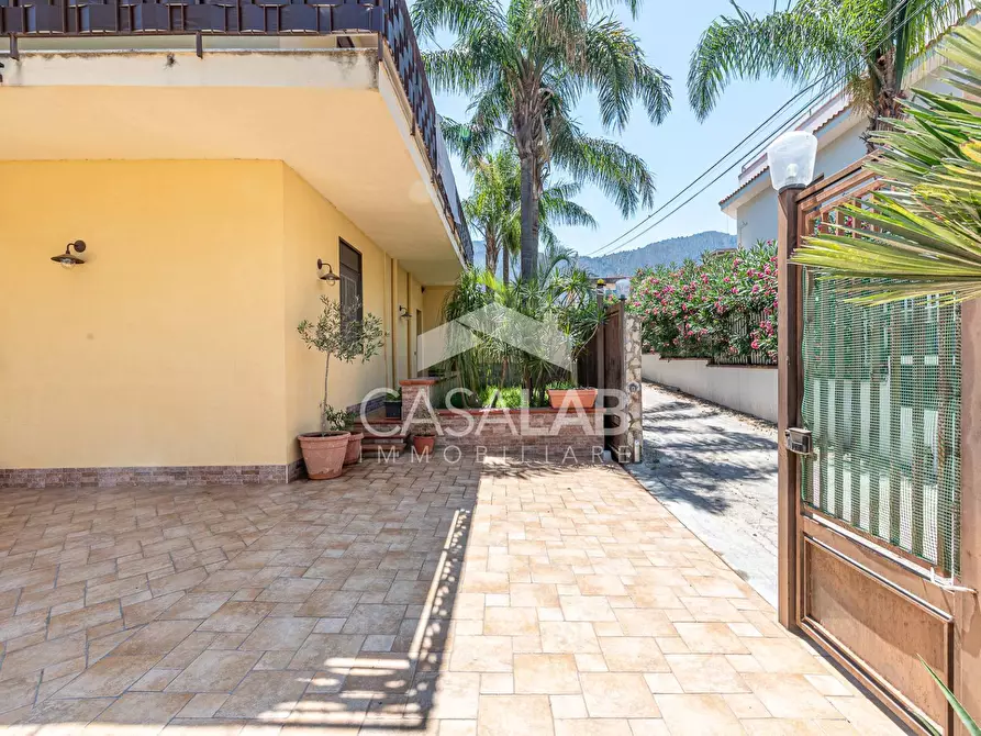 Immagine 2 di Villa in vendita  in Via Val Di Mazzara 10 a Carini