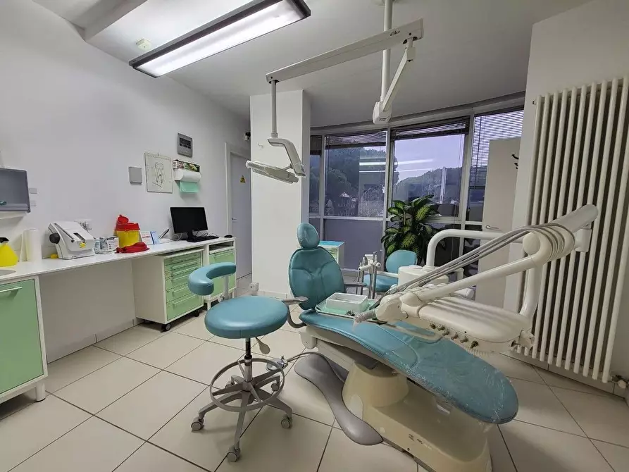 Immagine 6 di Locale commerciale in vendita  a Cervia