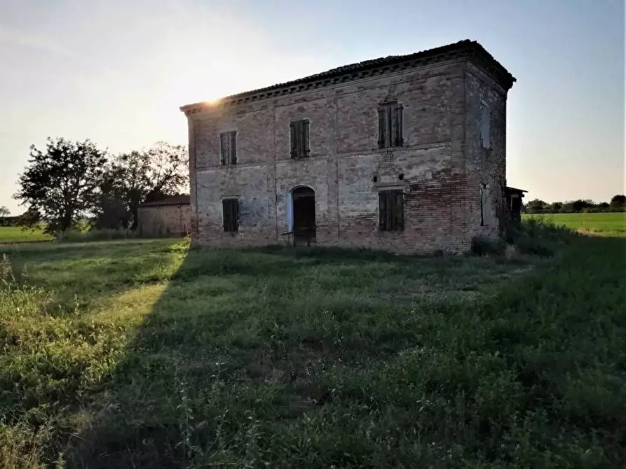 Immagine 1 di Rustico / casale in vendita  in Crociarone a Cervia