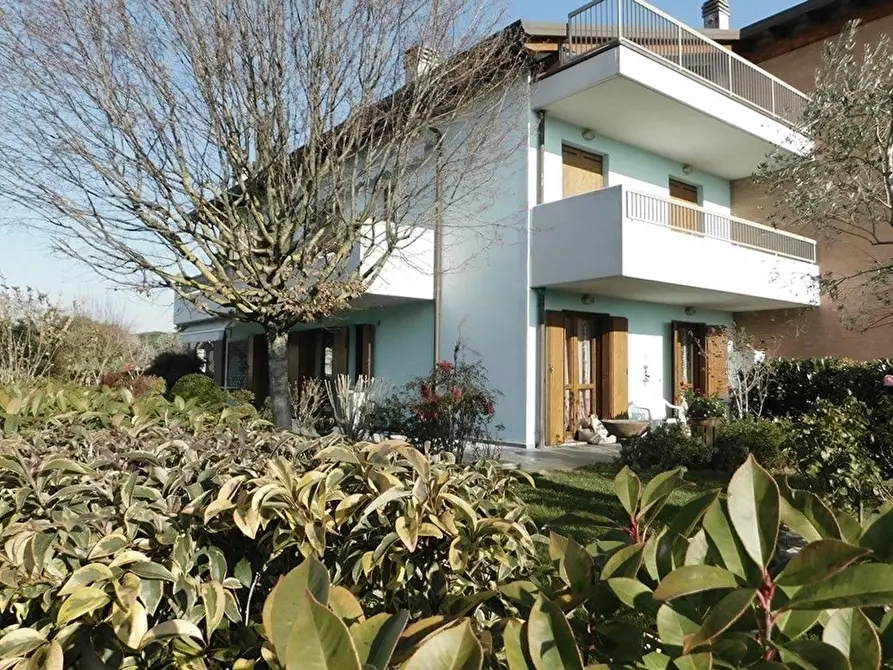 Immagine 3 di Appartamento in vendita  in delle Camelie a Cervia