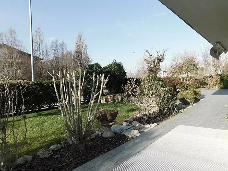 Immagine 5 di Appartamento in vendita  in delle Camelie a Cervia