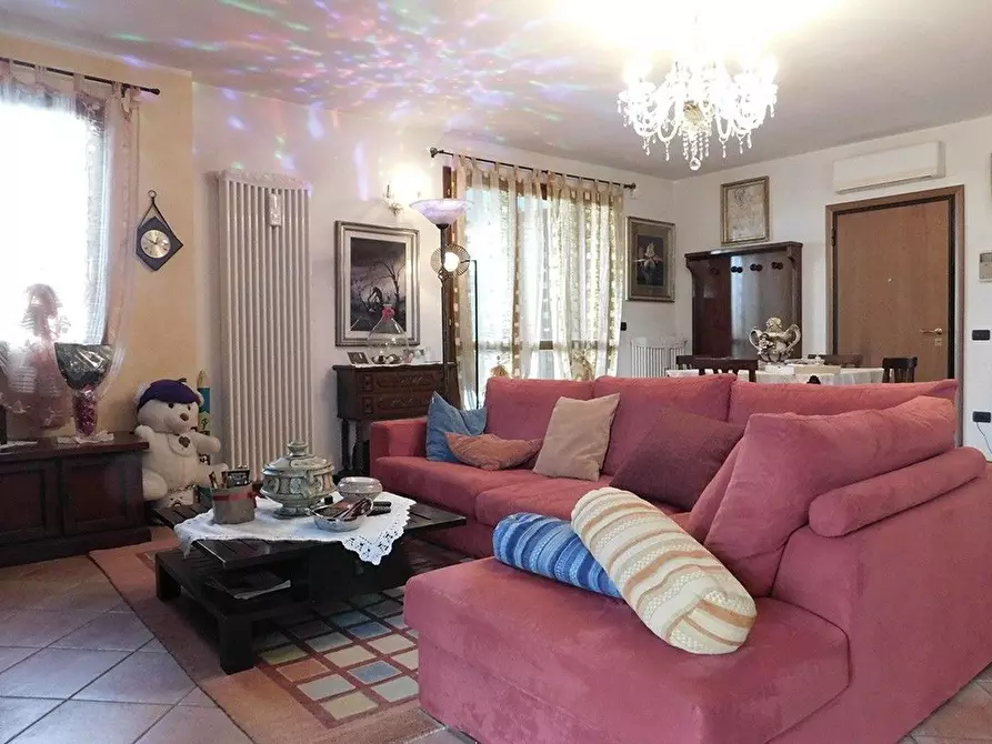 Immagine 11 di Appartamento in vendita  in delle Camelie a Cervia