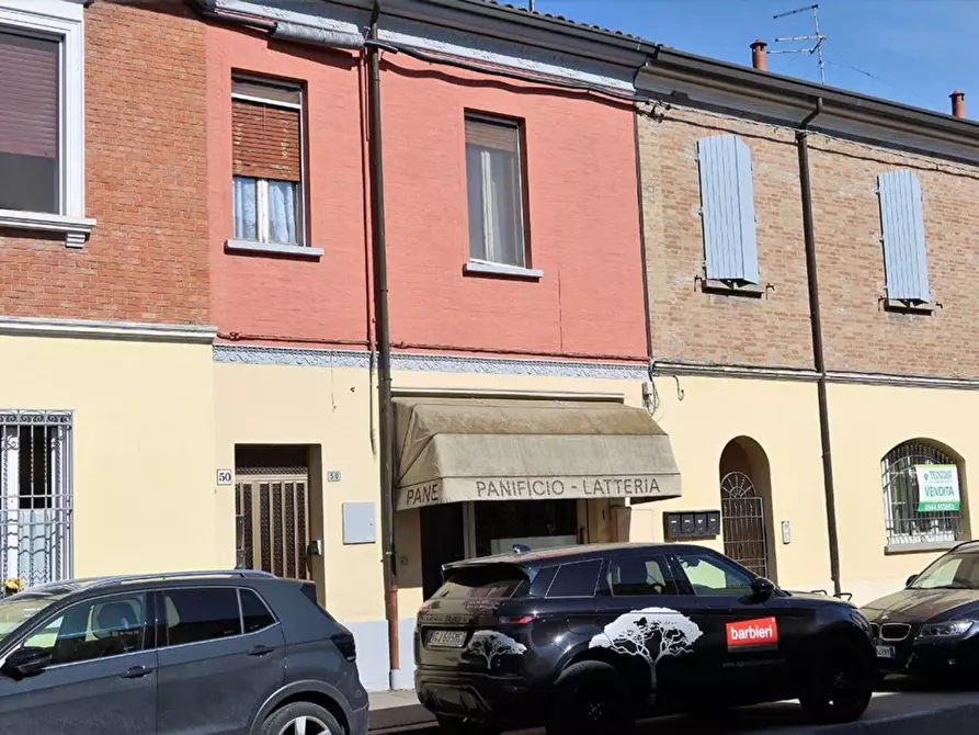 Immagine 2 di Locale commerciale in vendita  in Girolamo Zattoni a Ravenna