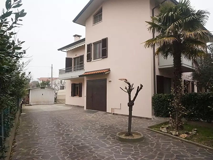 Immagine 1 di Casa semindipendente in vendita  in Bova a Cervia