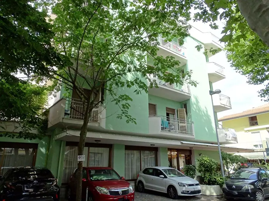 Immagine 3 di Locale commerciale in vendita  in Tito Maccio Plauto a Bellaria-Igea Marina