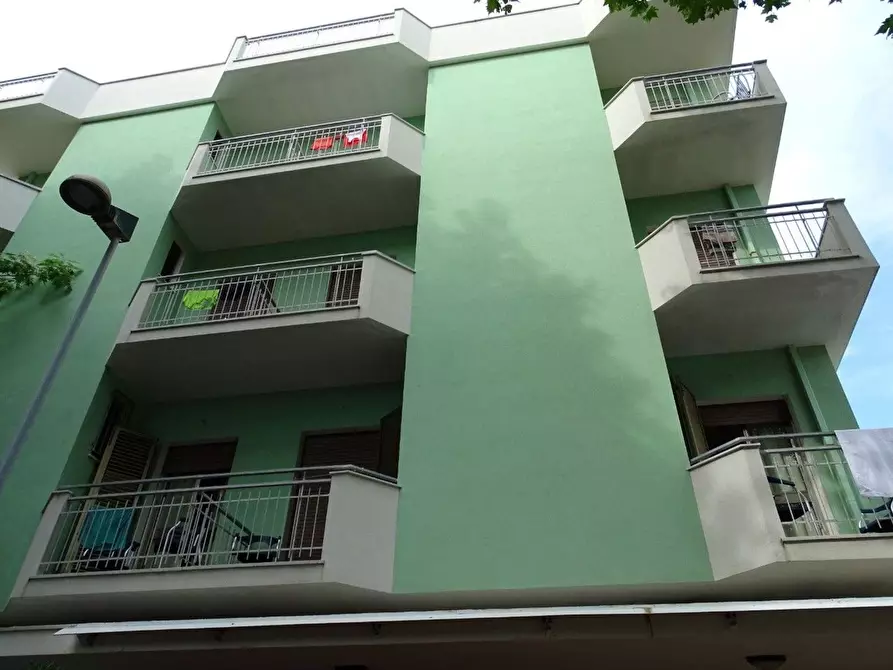 Immagine 4 di Locale commerciale in vendita  in Tito Maccio Plauto a Bellaria-Igea Marina