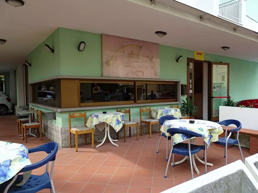 Immagine 5 di Locale commerciale in vendita  in Tito Maccio Plauto a Bellaria-Igea Marina