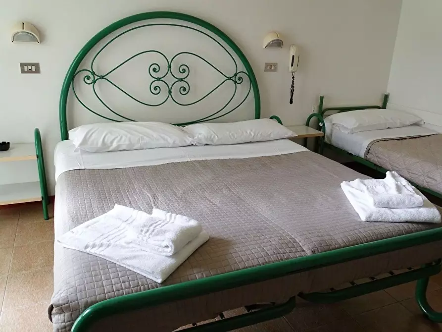 Immagine 13 di Locale commerciale in vendita  in Tito Maccio Plauto a Bellaria-Igea Marina