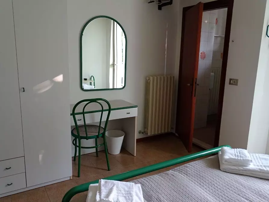 Immagine 14 di Locale commerciale in vendita  in Tito Maccio Plauto a Bellaria-Igea Marina