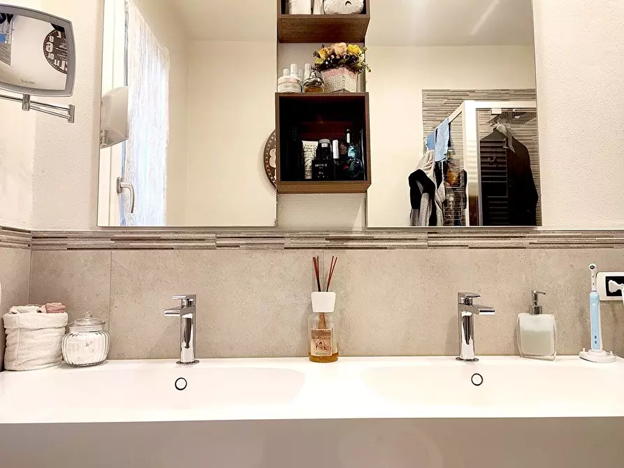 Immagine 17 di Appartamento in vendita  in Oberdan a Cervia