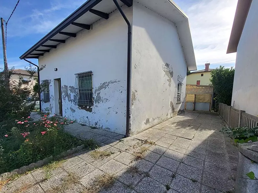 Immagine 1 di Villa in vendita  in Cervara a Cervia