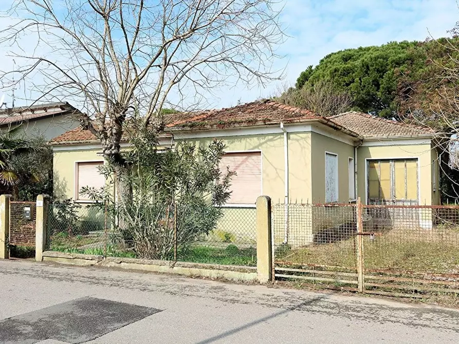 Immagine 2 di Villa in vendita  in Lazio a Cervia