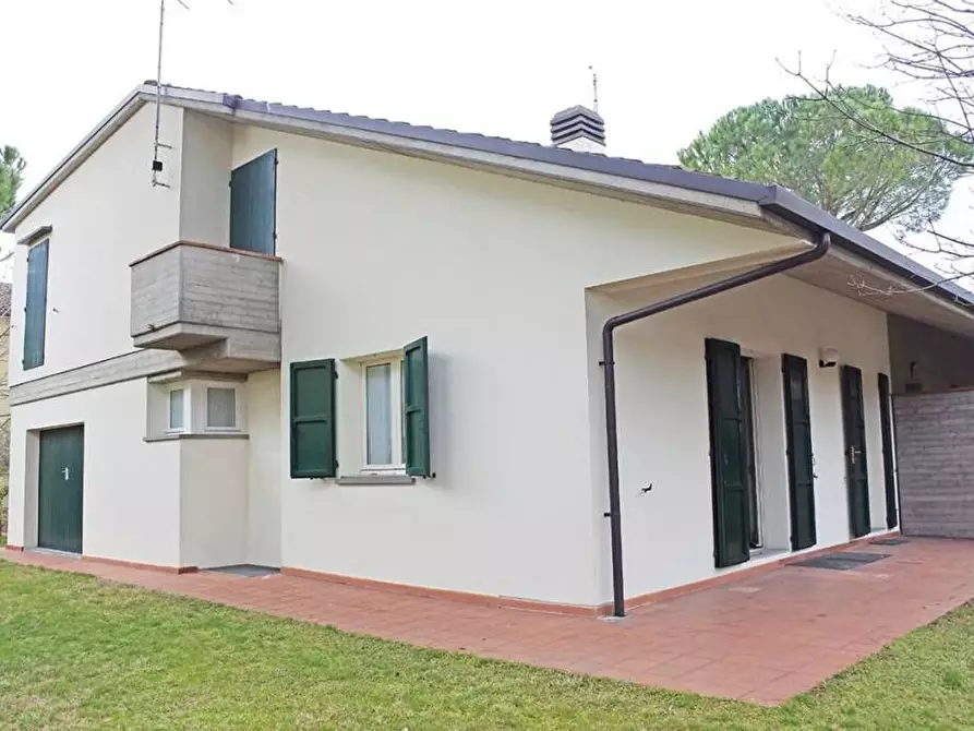 Immagine 2 di Villa in vendita  in Senna a Cervia