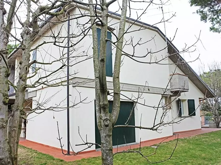 Immagine 3 di Villa in vendita  in Senna a Cervia