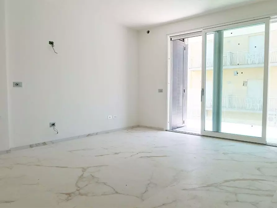 Immagine 10 di Appartamento in vendita  in Grazia Deledda a Cervia