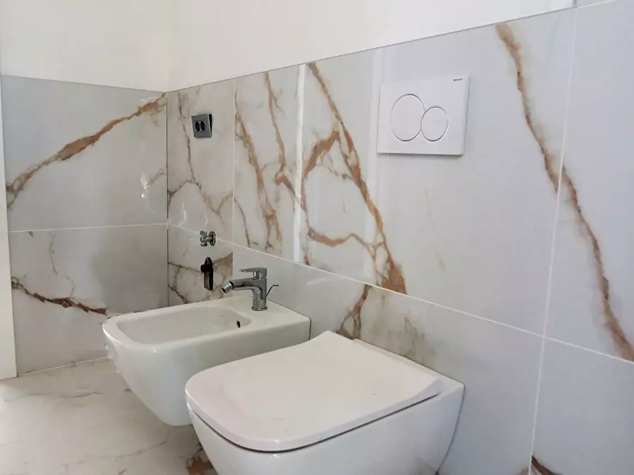 Immagine 12 di Appartamento in vendita  in Grazia Deledda a Cervia