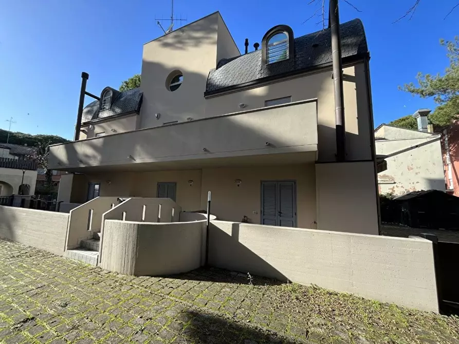 Immagine 5 di Casa semindipendente in vendita  in Filippo Corridoni a Cervia