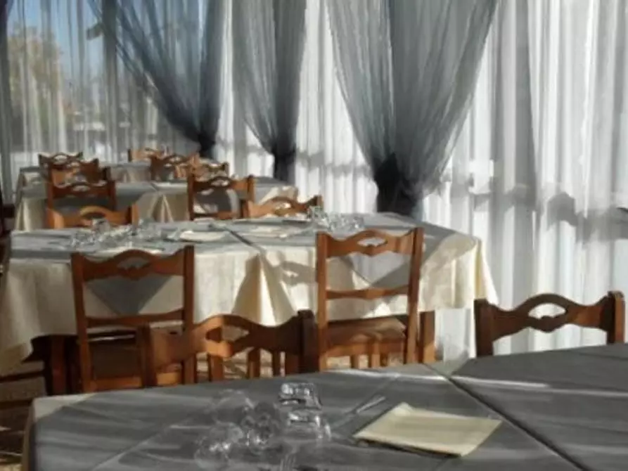 Immagine 5 di Locale commerciale in vendita  in Giosuè Carducci a Cesenatico