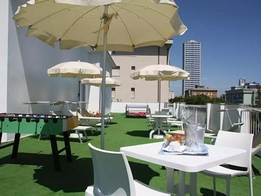 Immagine 14 di Locale commerciale in vendita  in Giosuè Carducci a Cesenatico