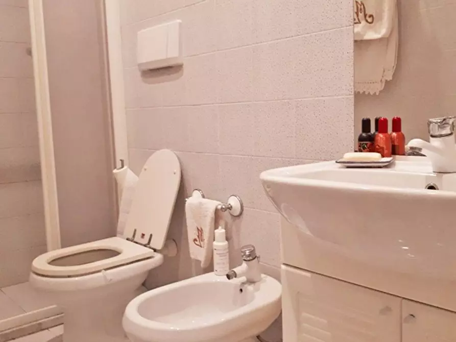 Immagine 10 di Casa indipendente in vendita  in Camillo Golgi a Cervia