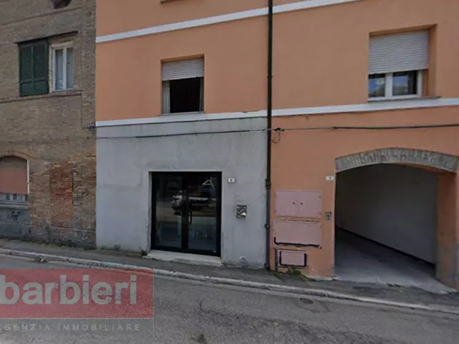 Immagine 2 di Negozio in vendita  in Via Zignani 9 a Ravenna
