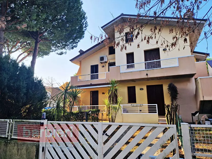 Immagine 1 di Appartamento in vendita  in VIA MERCURIO 8 a Cervia