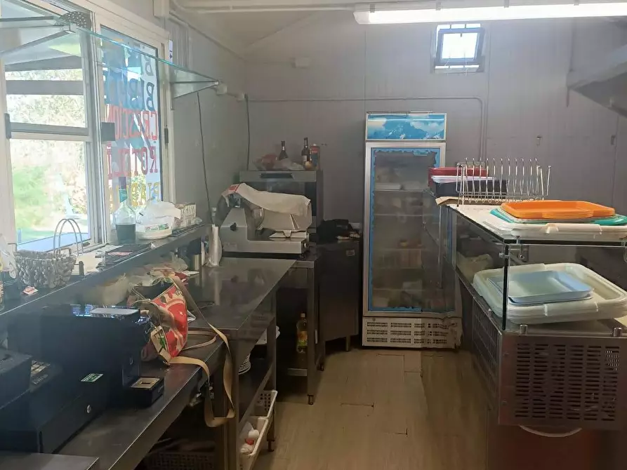 Immagine 8 di Locale commerciale in vendita  in Standiana a Ravenna