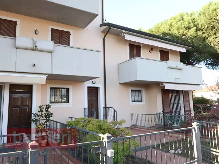 Immagine 1 di Appartamento in vendita  in Via Caduti Per La Libetrà 45 a Cervia