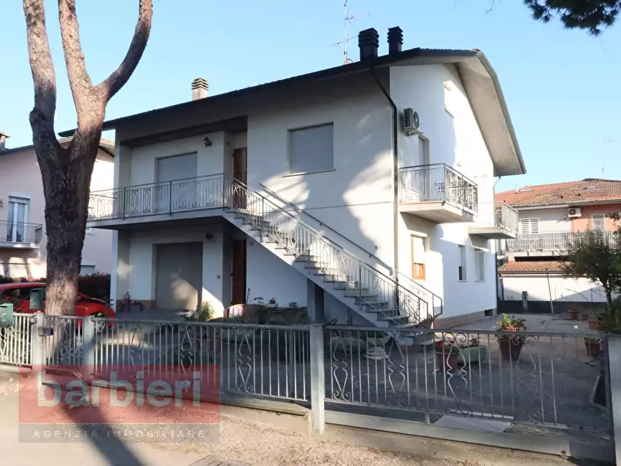 Immagine 2 di Villa in vendita  in via Nemi 5 a Cervia